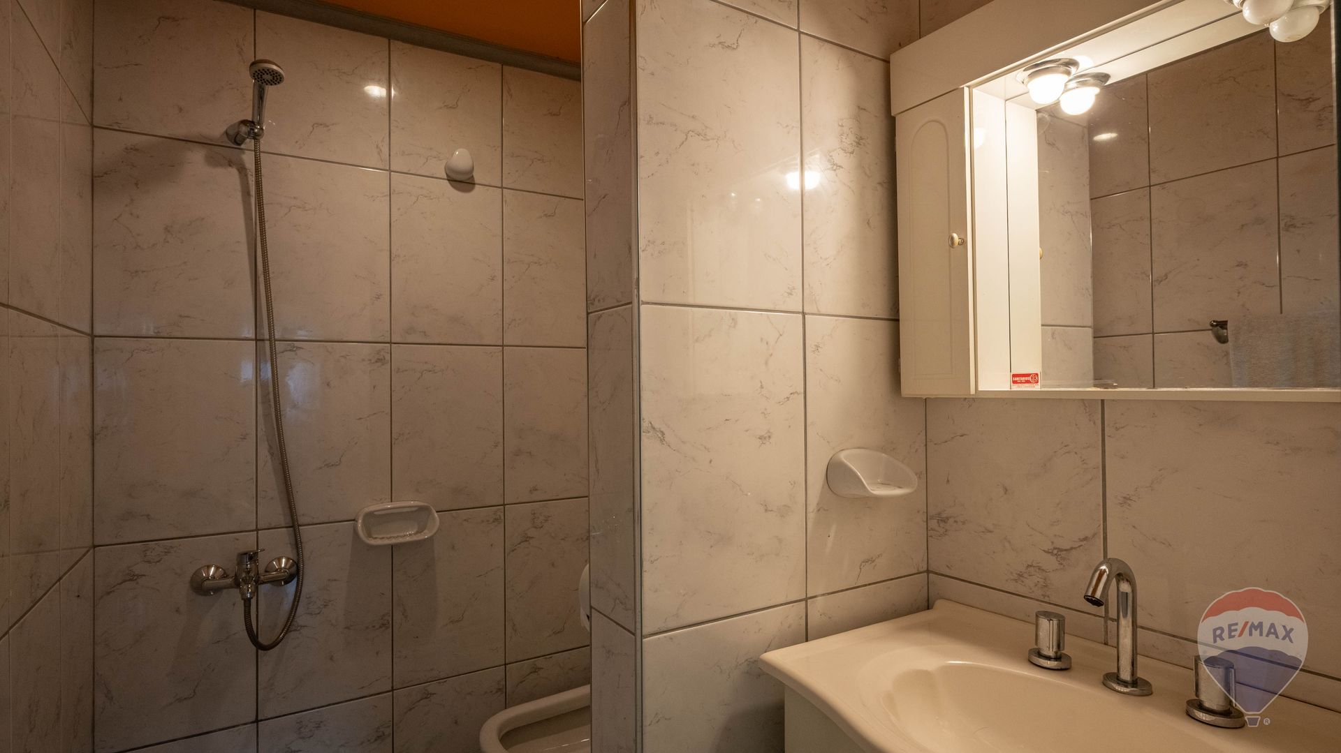 Venta Casa + Departamento - Munro