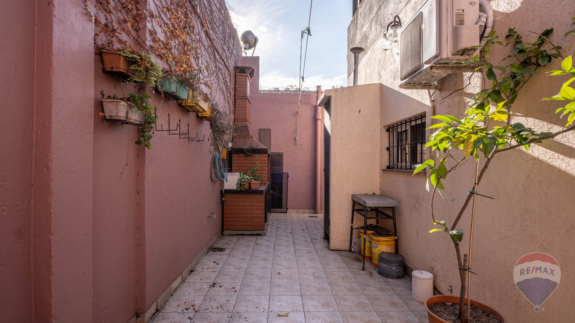 Venta Casa + Departamento - Munro