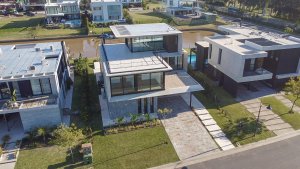 Exclusiva Casa en Venta en El Yacht Nordelta Tigre