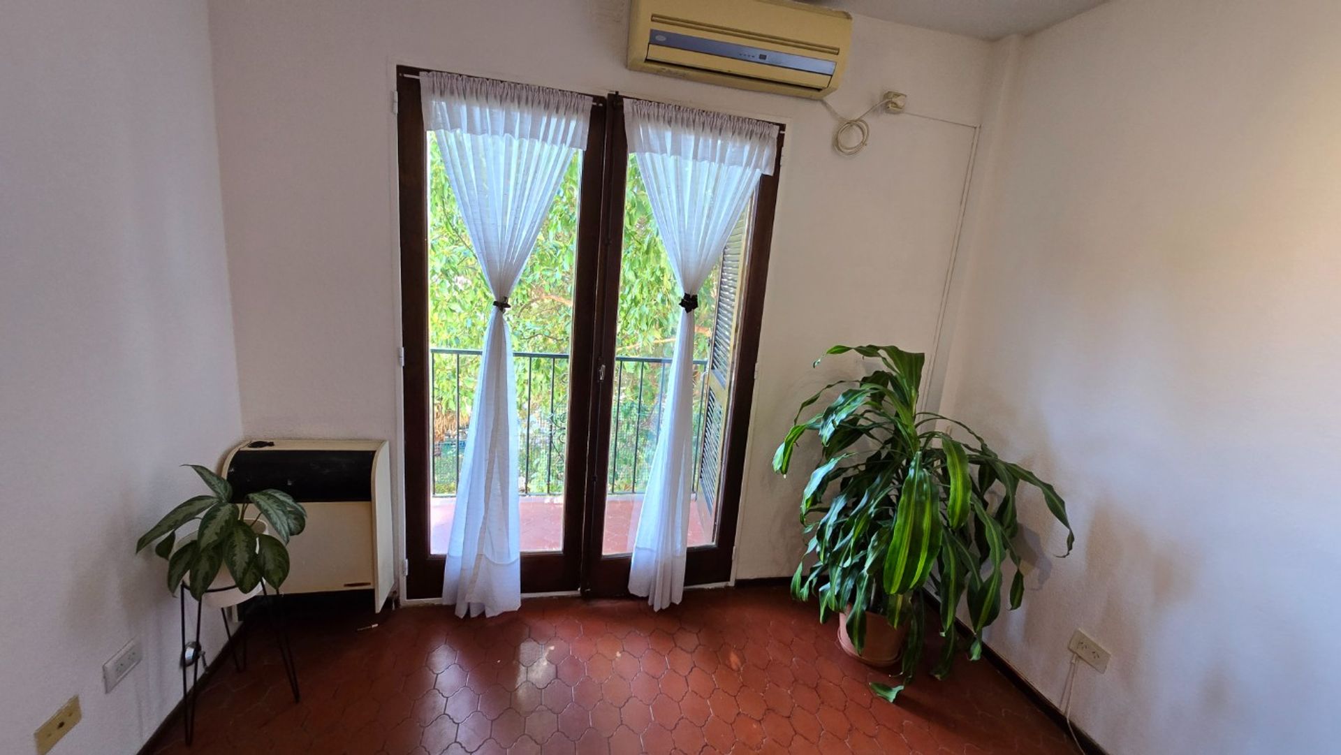 Venta Depto. 3 Ambientes Con Balcon, Oportunidad