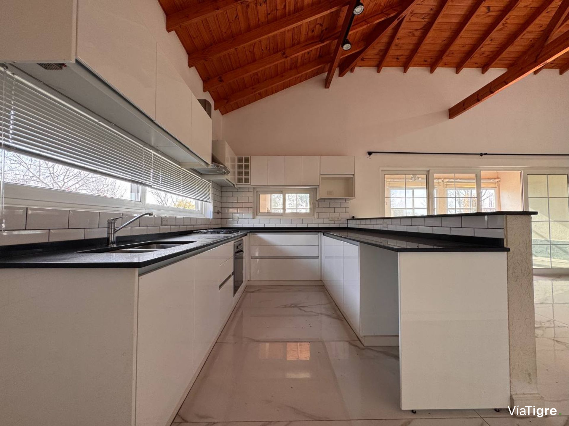 Casa en esquina con salida a la laguna – San Marco