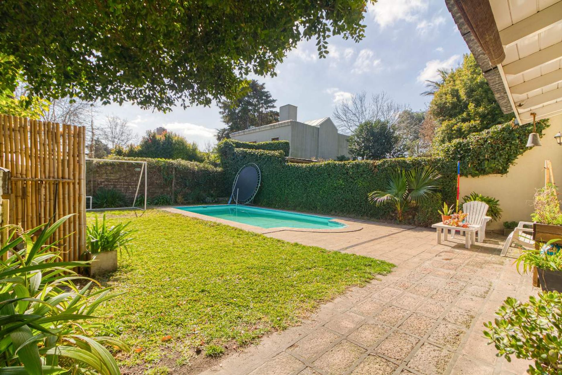 Casa Venta 4 Dorm. Don Torcuato Triangulo Pileta
