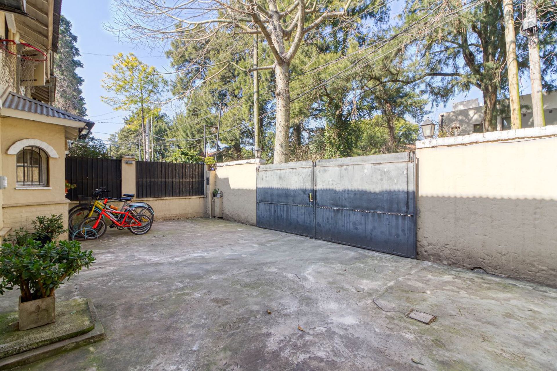Casa Venta 4 Dorm. Don Torcuato Triangulo Pileta