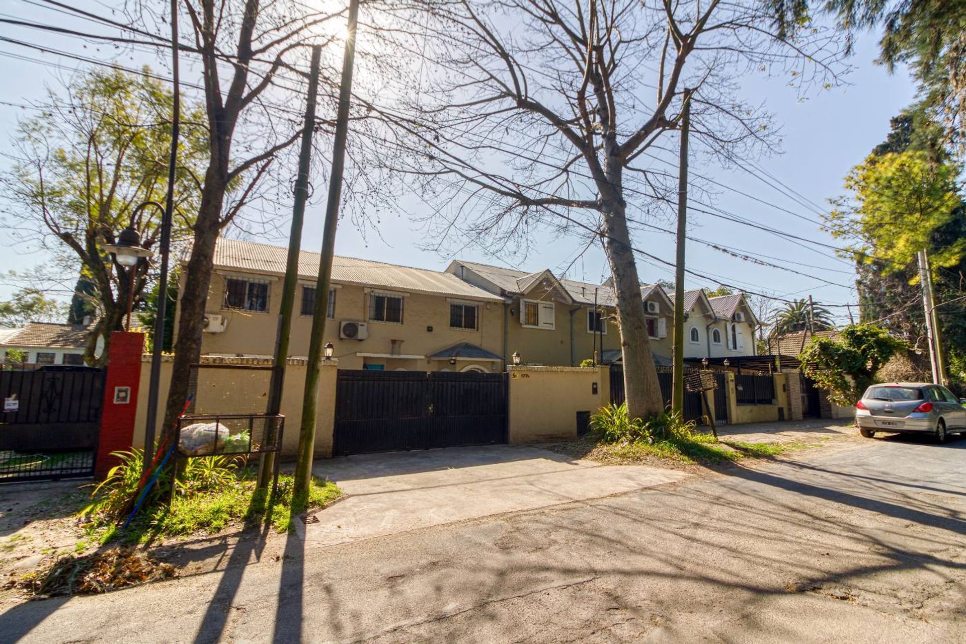 Casa Venta 4 Dorm. Don Torcuato Triangulo Pileta