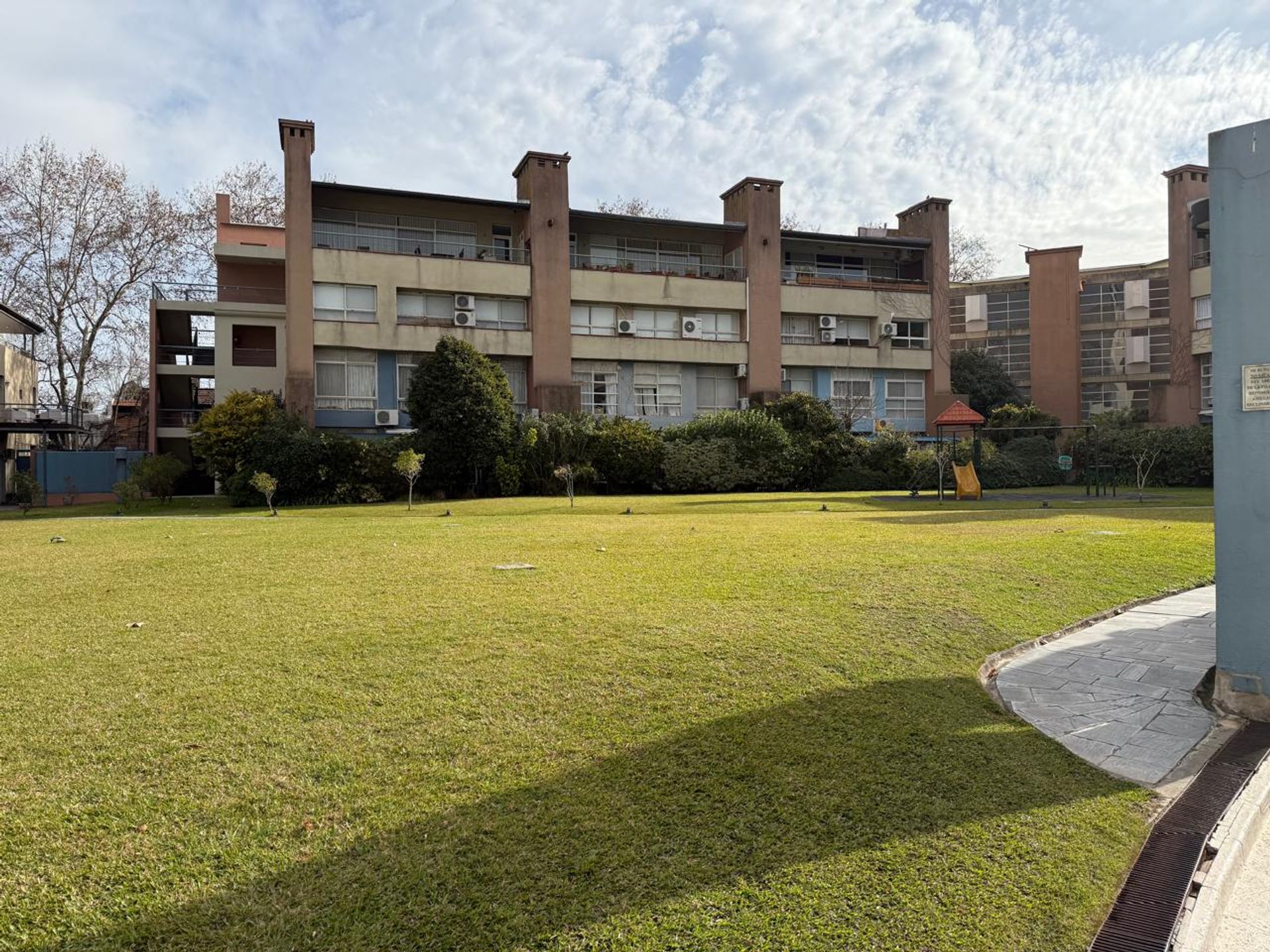 Venta monoambiente con amentéis en Olivos