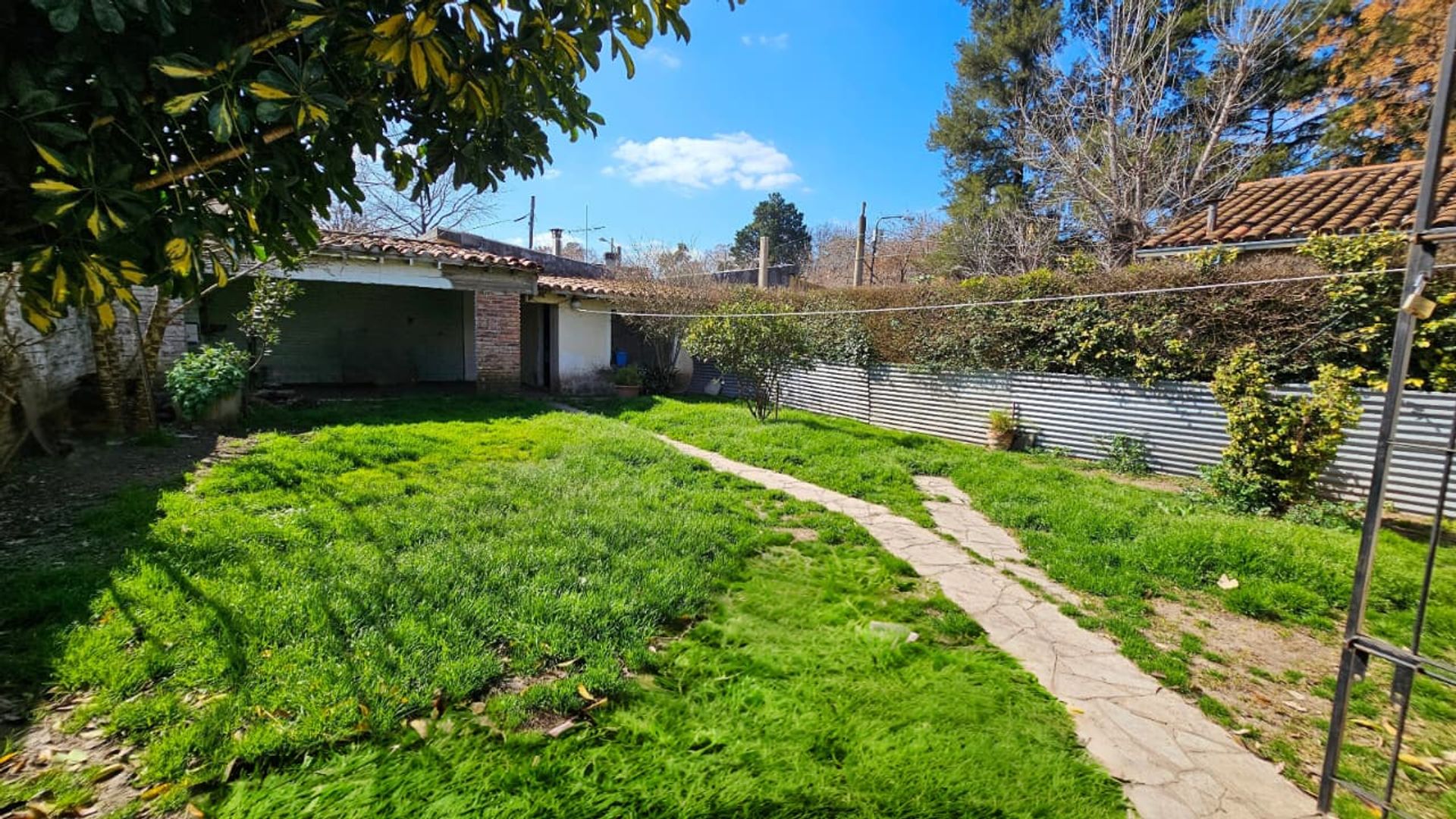 Oportunidad! Casa con jardín en Tigre!