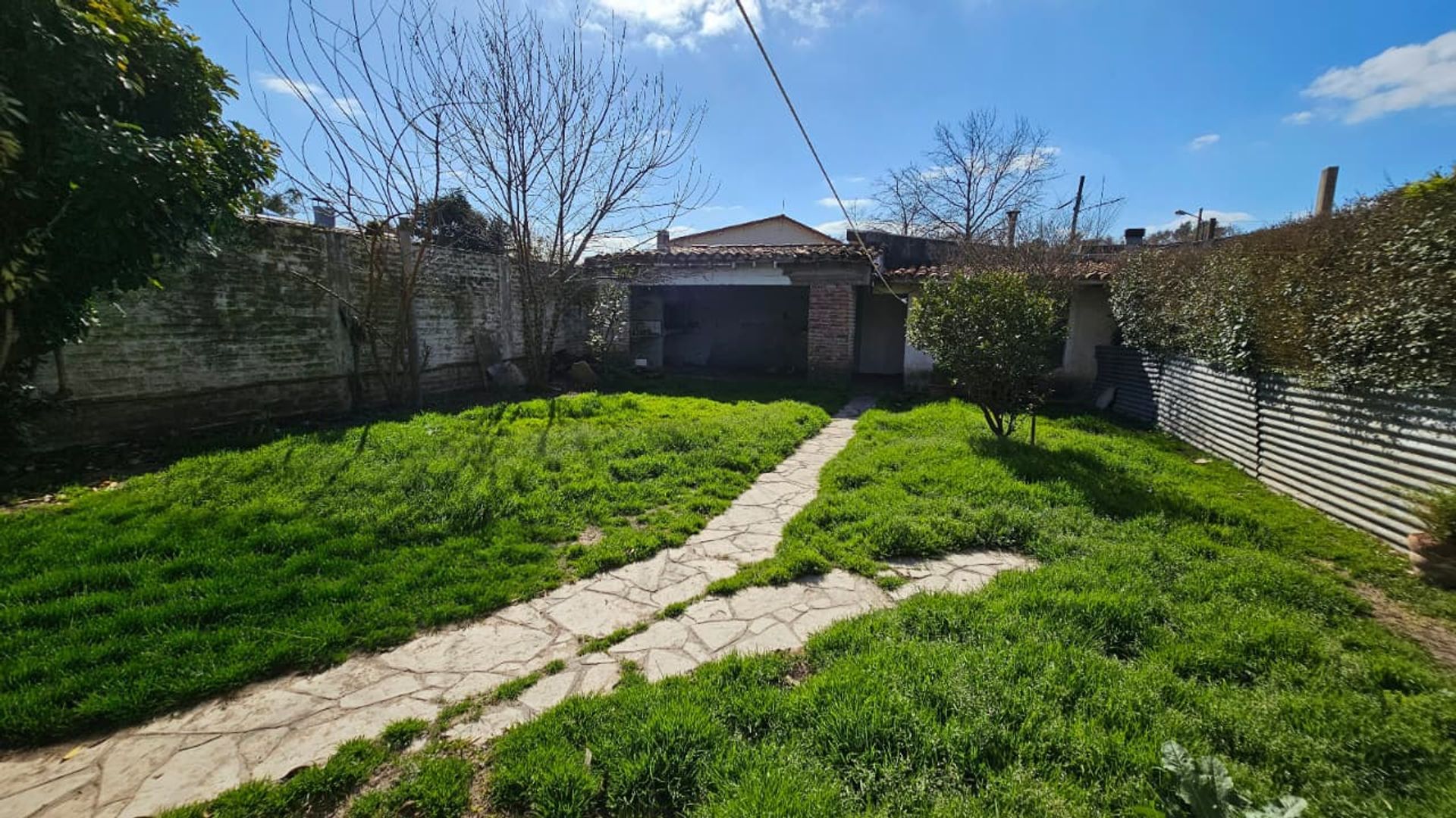 Oportunidad! Casa con jardín en Tigre!