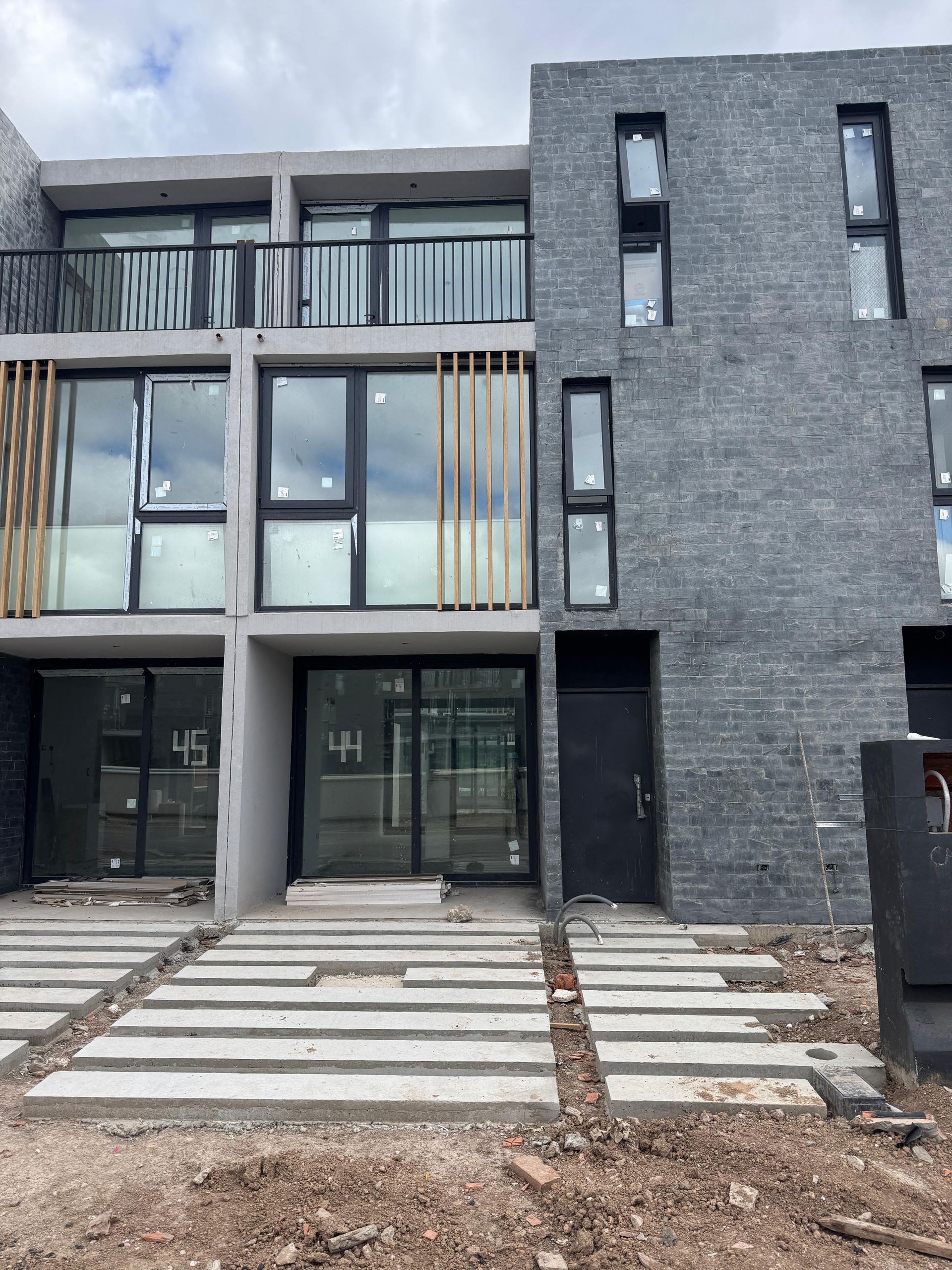 Triplex En Venta Complejo Sunny Tigre