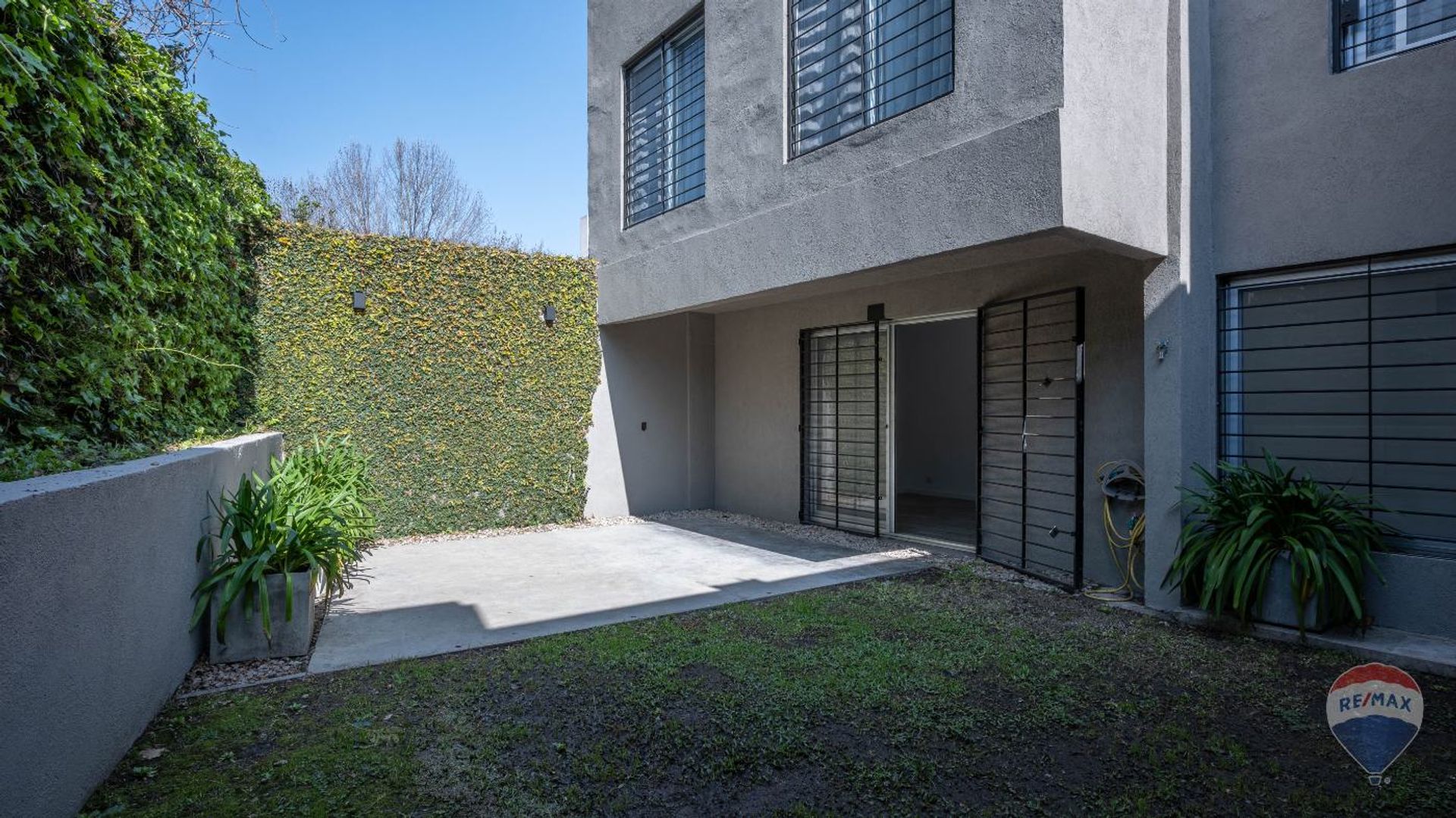 Apartment for Sale 3 bedrooms San Isidro. Patio.