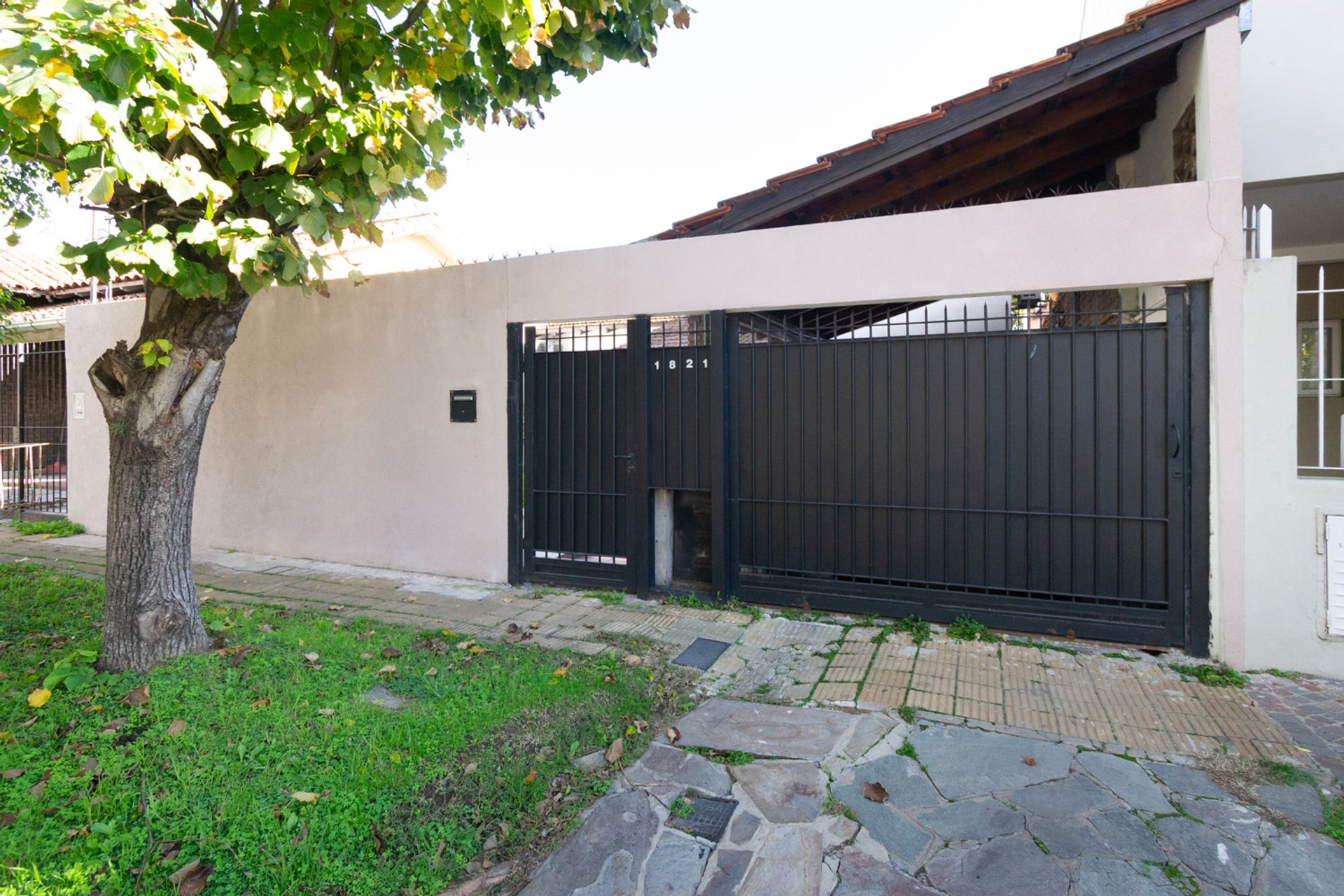 Venta Casa 3 Amb Con Pileta Y Cochera Martinez