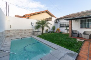 Venta Casa 3 Amb Con Pileta Y Cochera Martinez