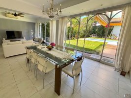 4-Room House for Sale, Vte Lopez, Pool and Garden