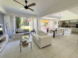 4-Room House for Sale, Vte Lopez, Pool and Garden