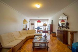 4-room Apartment for Sale in Martinez with annex and balcony