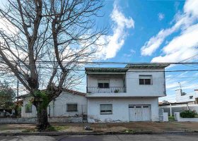 5-room house for sale in Martinez, Credit approved
