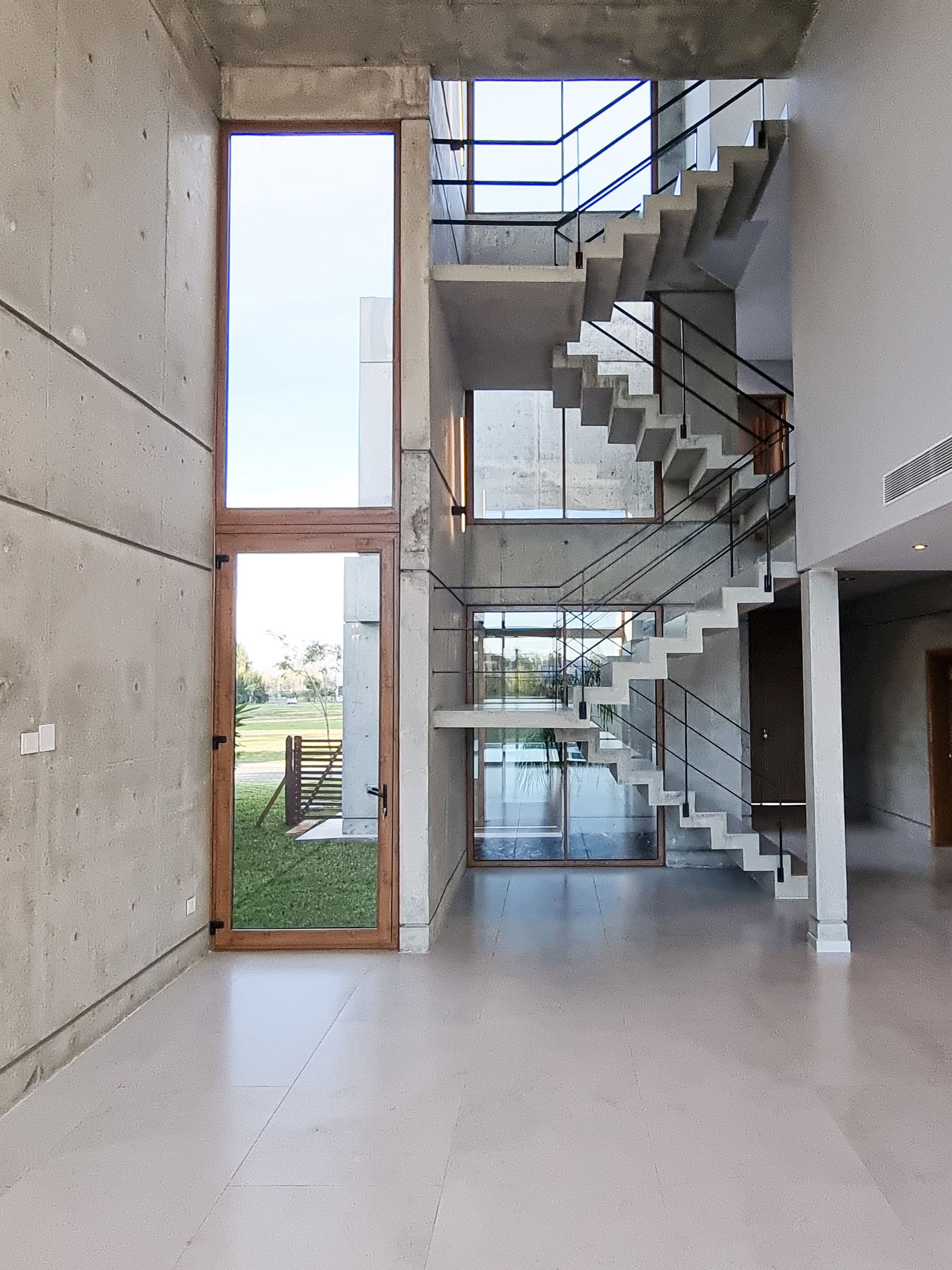 Venta Casa Moderna 6 Ambientes. Yacht, Nordelta