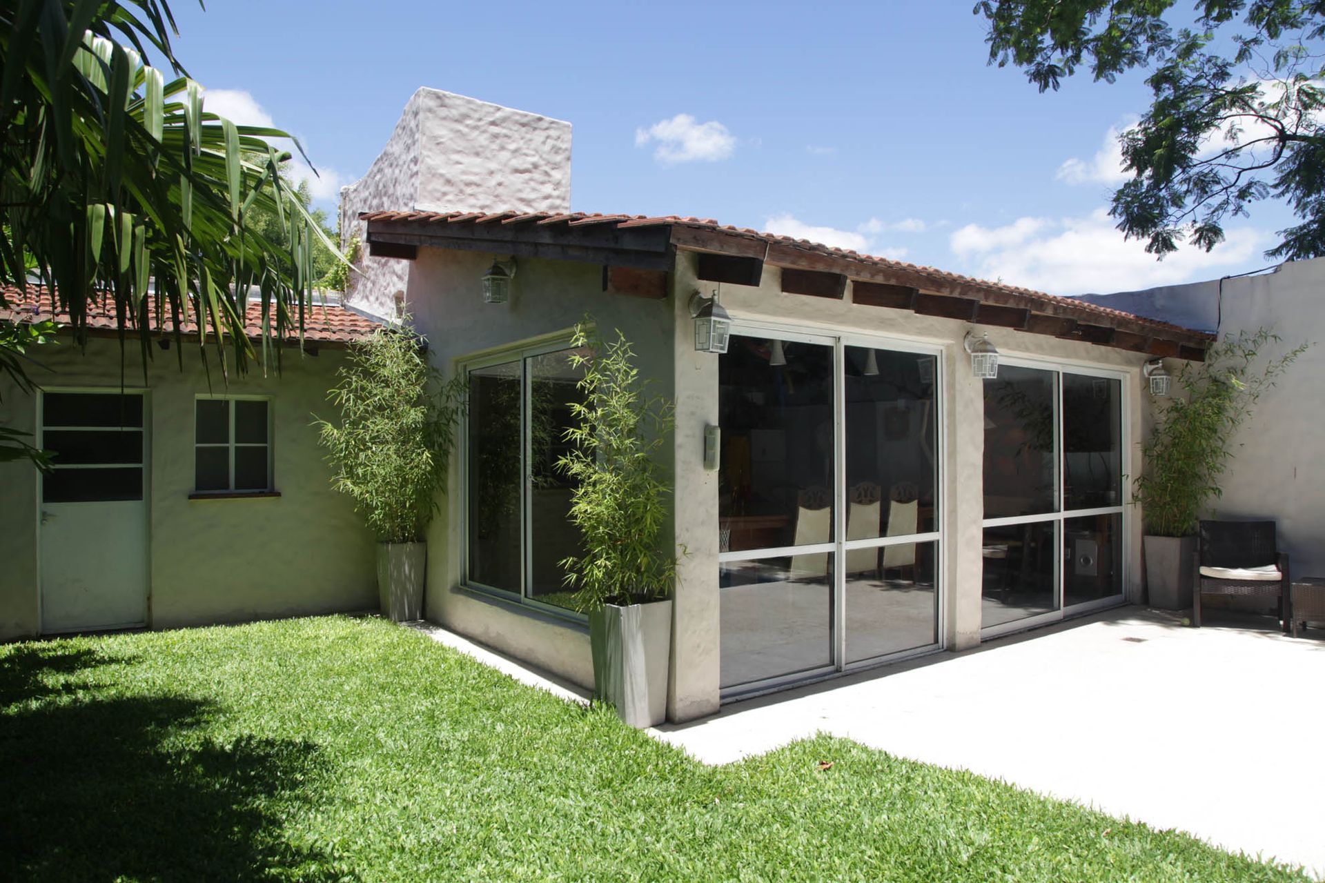 Venta casa 6 ambientes Martinez pileta reciclada