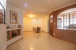 Venta PH 4 amb., con terraza propia en San Isidro