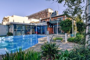 Venta casa 6 ambientes Don Torcuato parque pileta