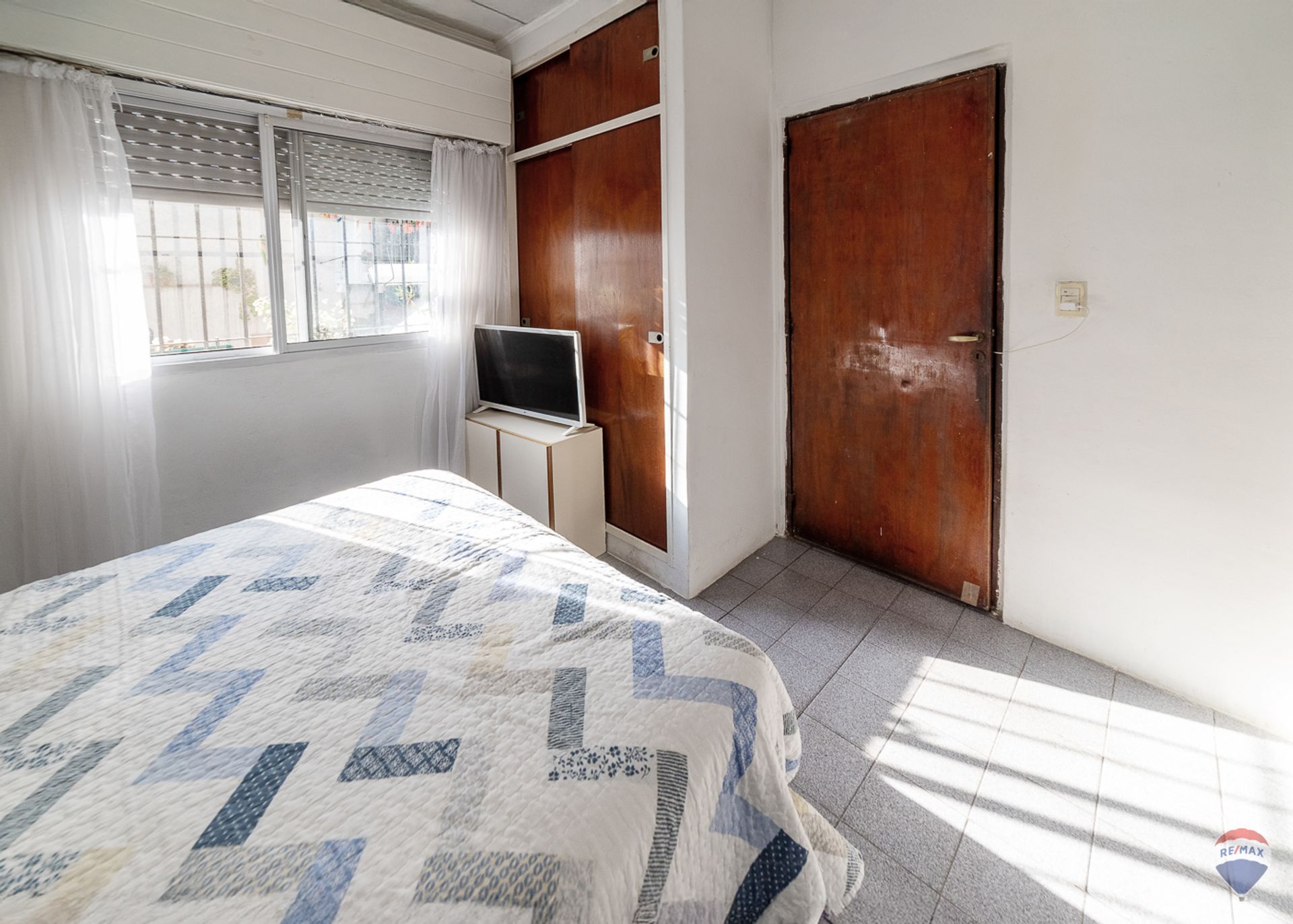 Venta casa 3 ambientes c/patio Munro edificable