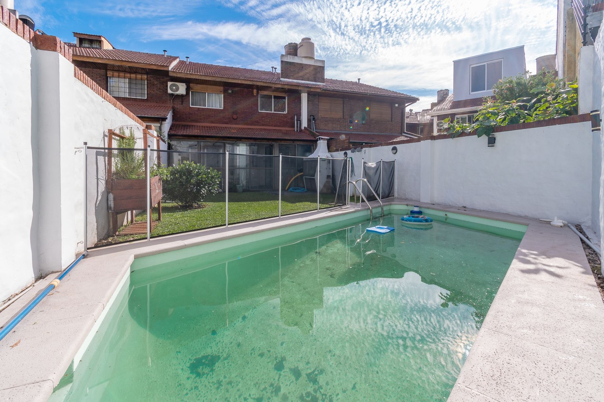 4-Room House for Sale – Martelli Garden with Pool