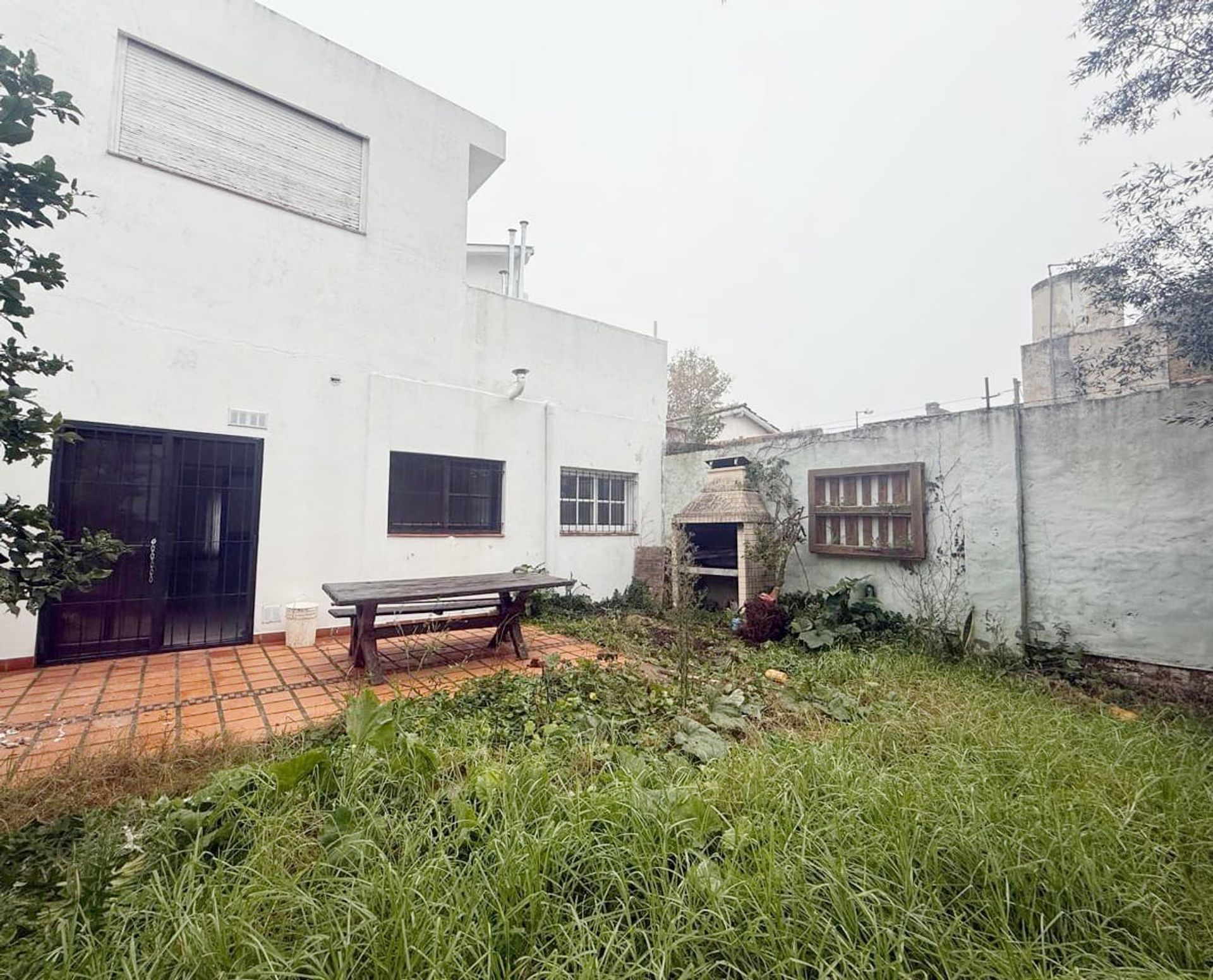 Venta casa Victoria 5 dorm jardín cochera doble