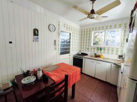 Apartment for Sale – 5 rooms, Olivos, patio, garage, credit