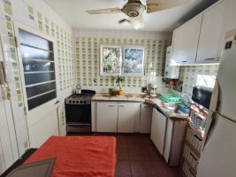 Apartment for Sale – 5 rooms, Olivos, patio, garage, credit