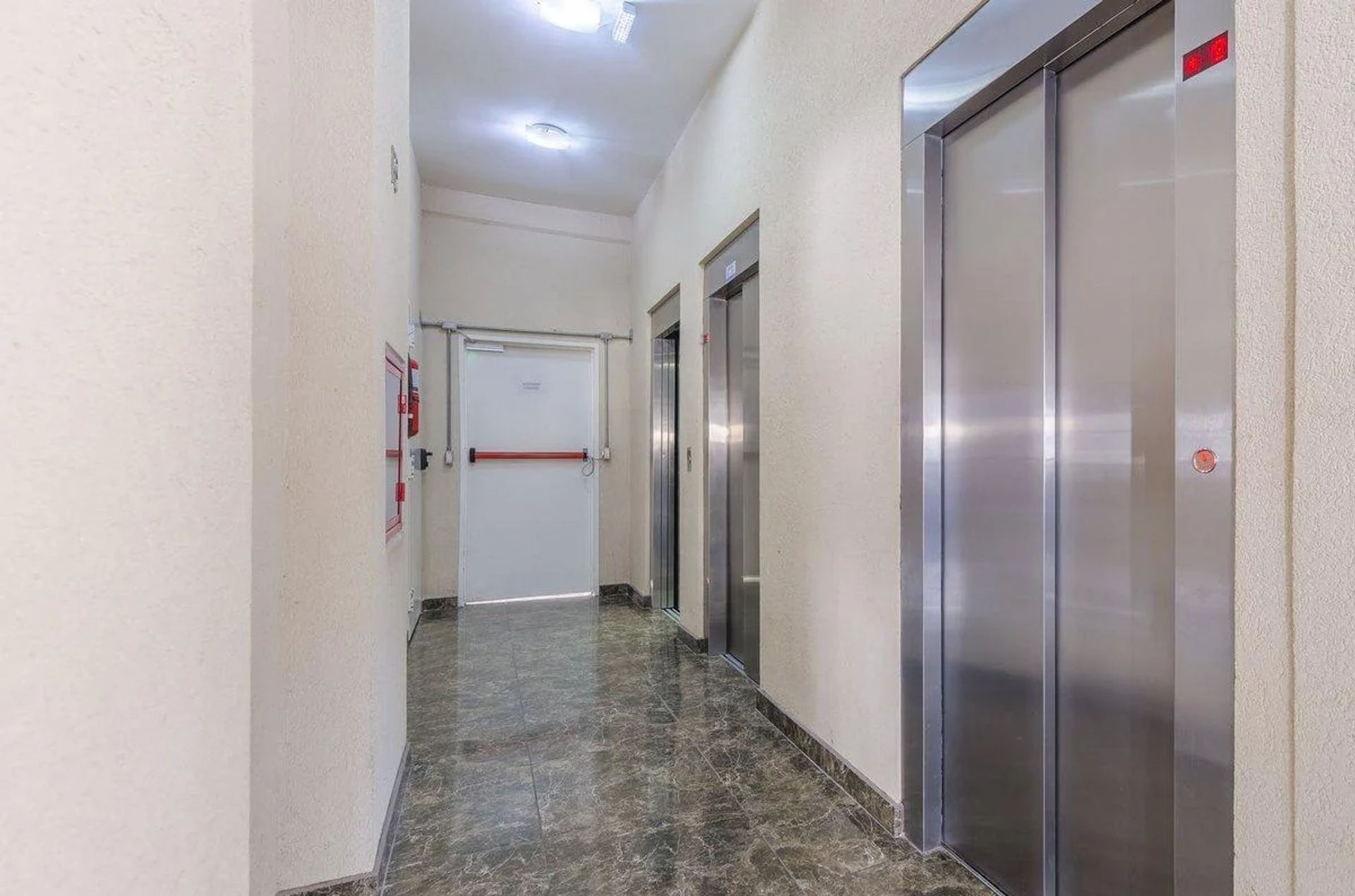 Venta Dpto 2 amb con 2 cocheras cub. Beccar
