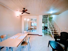 Triplex for Sale – 6 Rooms, Pool, Garage – San Isidro
