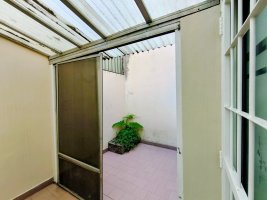 Triplex for Sale – 6 Rooms, Pool, Garage – San Isidro