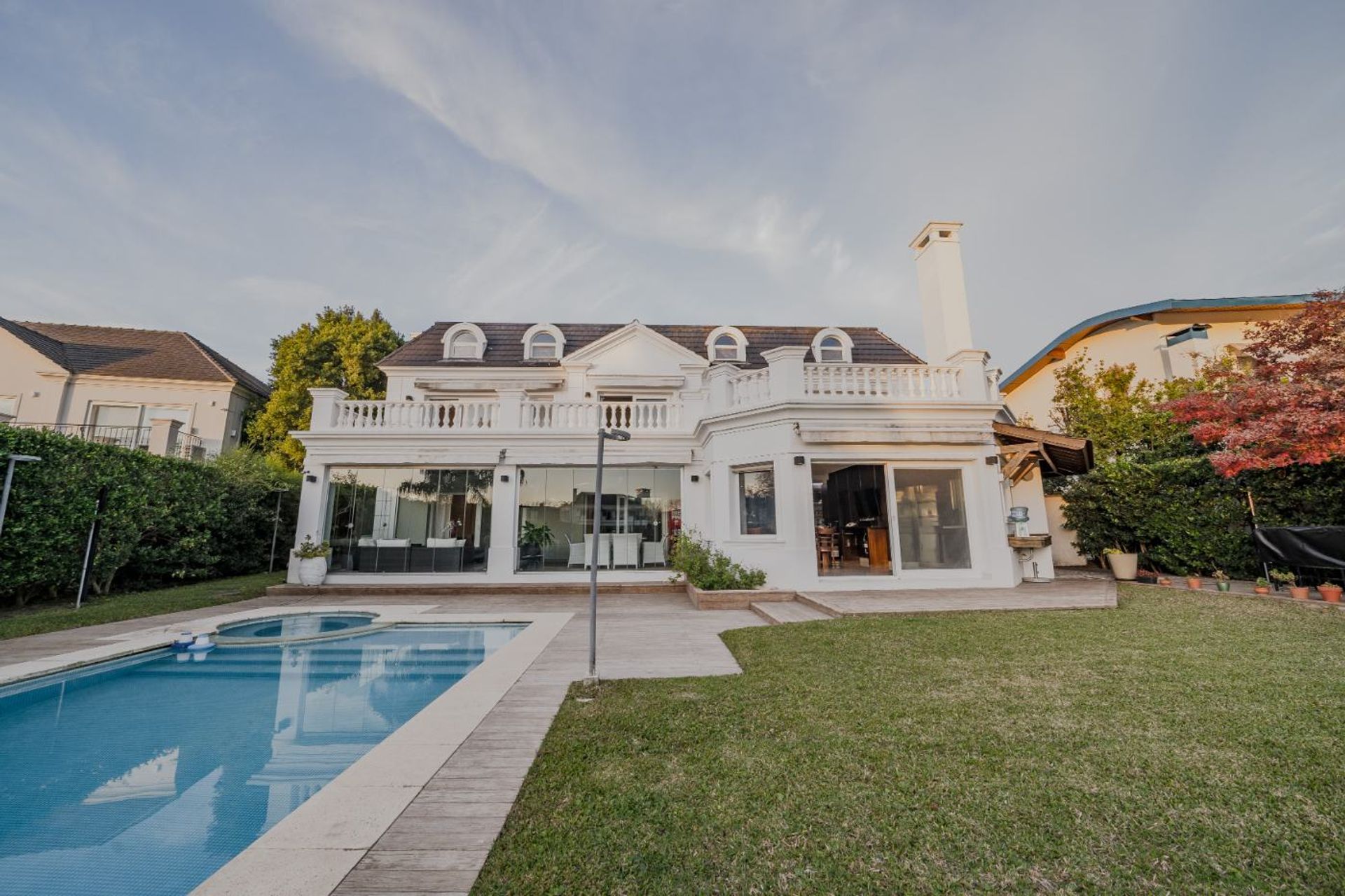 Alquiler Casa Con Muebles Barrio Los Castores Ii