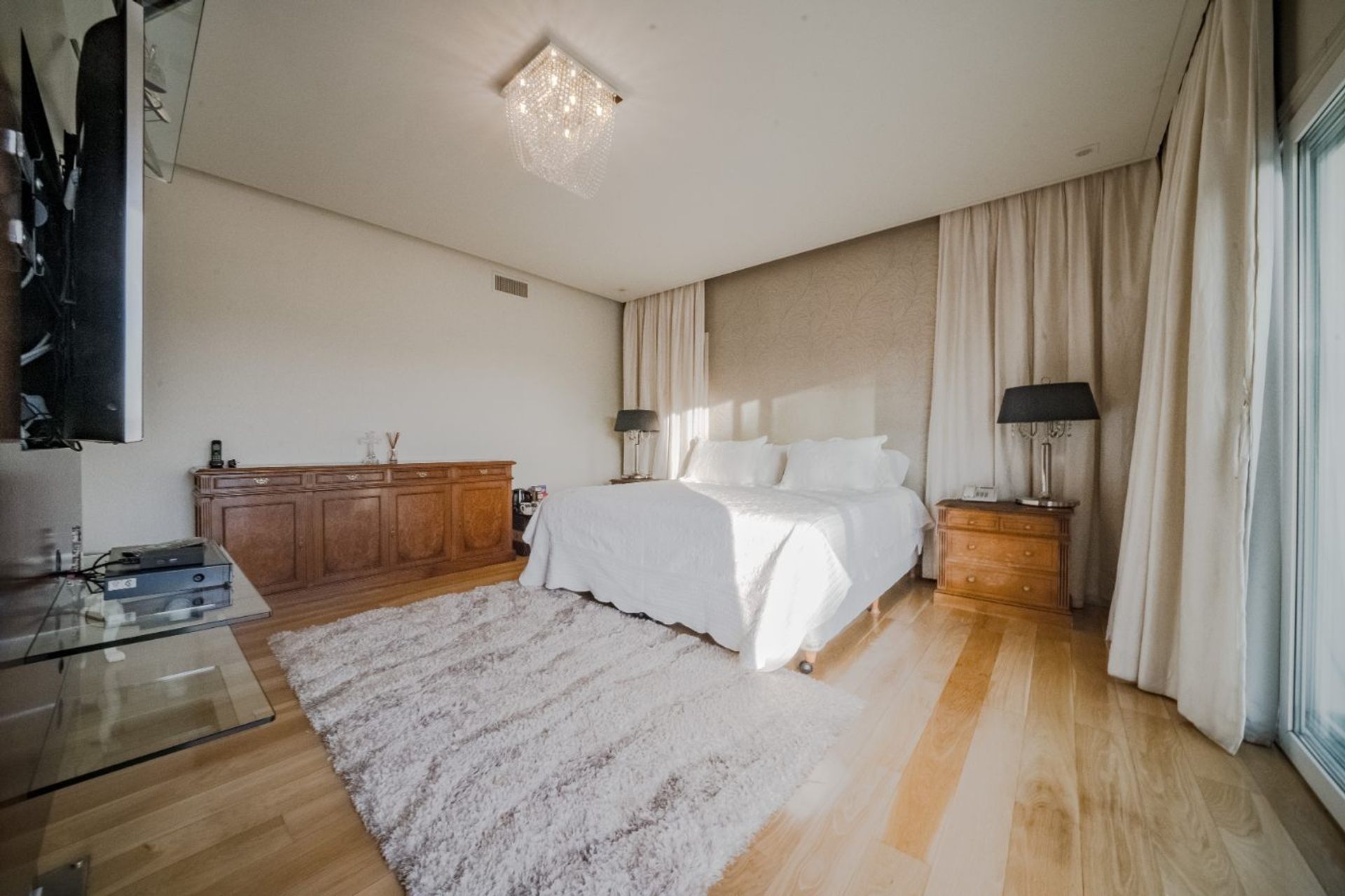 Alquiler Casa Con Muebles Barrio Los Castores Ii