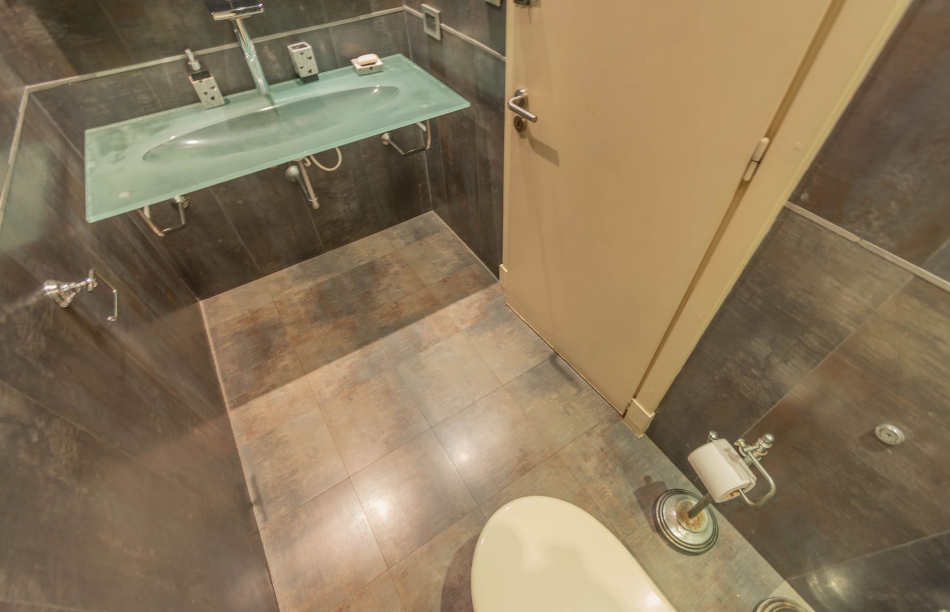 Venta casa San Isidro-7 amb.-Pileta-Jardin-633 M2