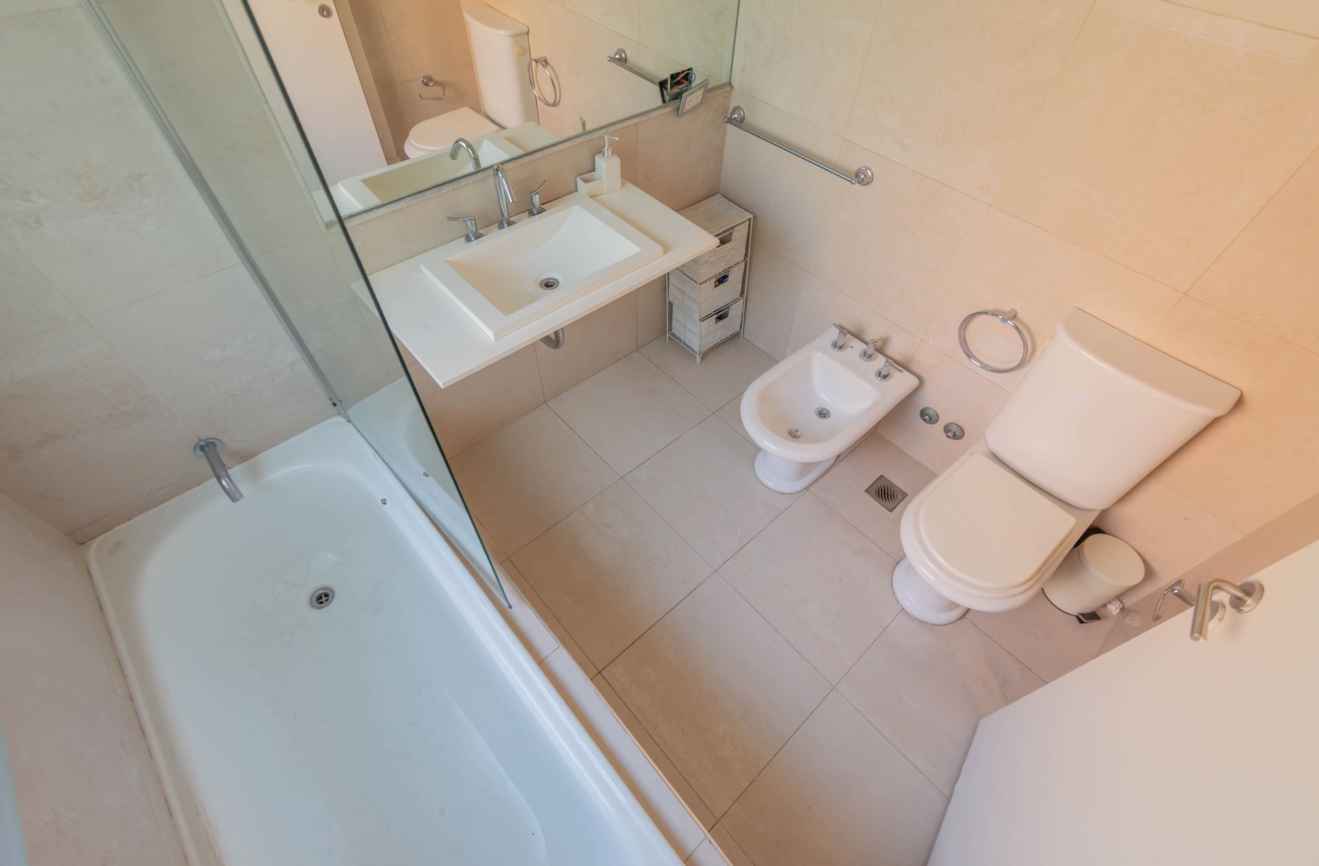 Venta casa San Isidro-7 amb.-Pileta-Jardin-633 M2