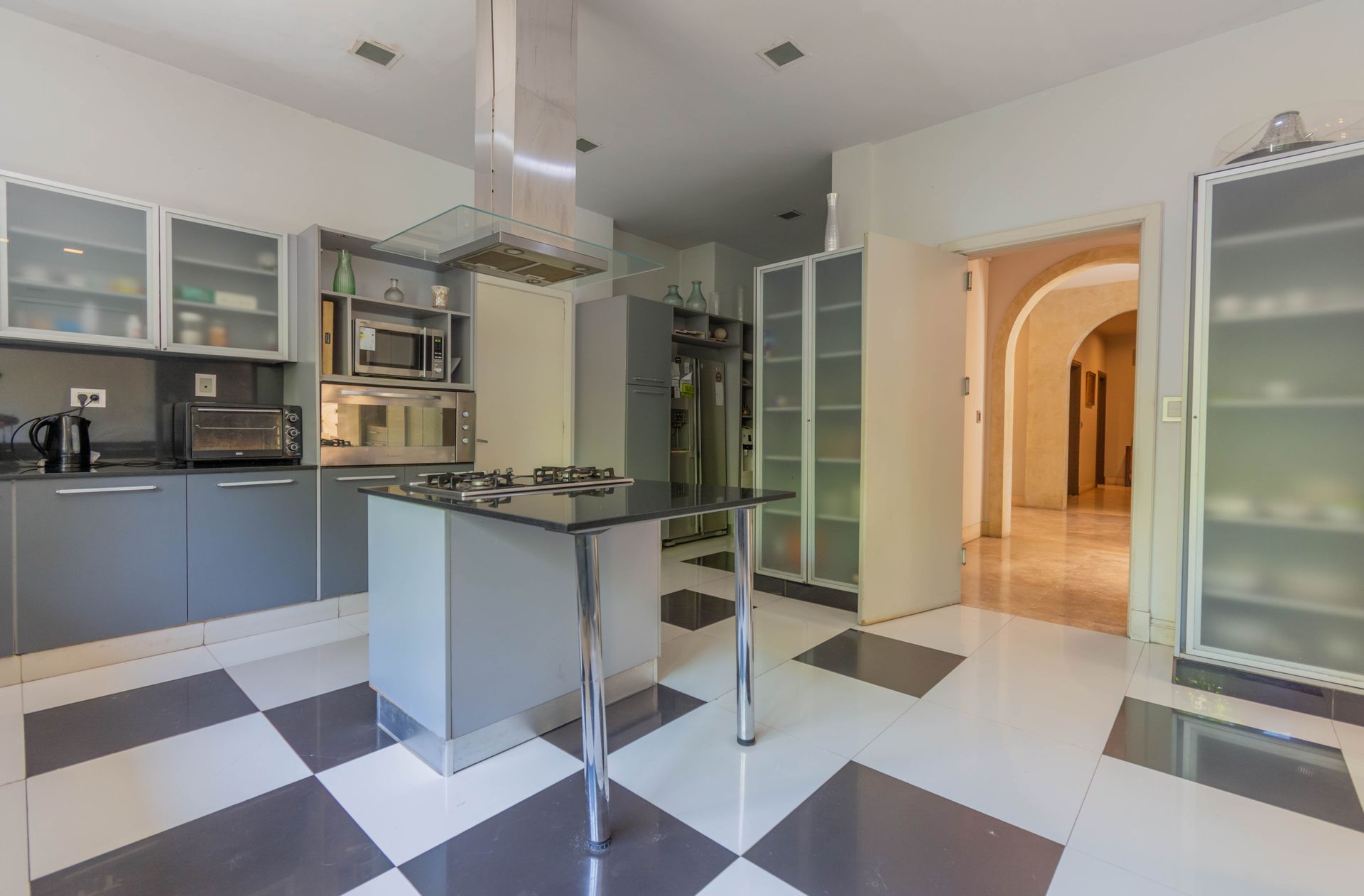 Venta casa San Isidro-7 amb.-Pileta-Jardin-633 M2
