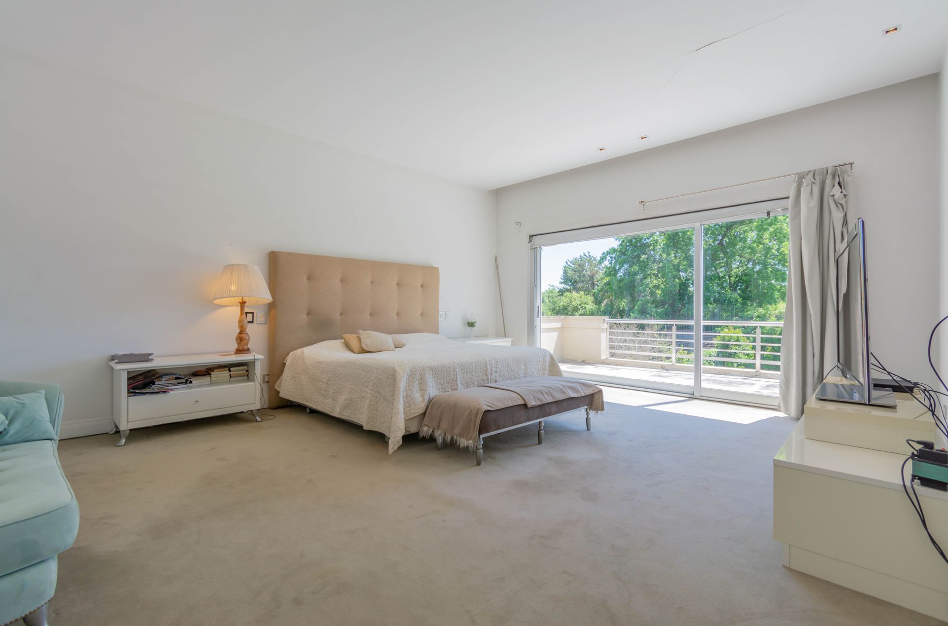 Venta casa San Isidro-7 amb.-Pileta-Jardin-633 M2