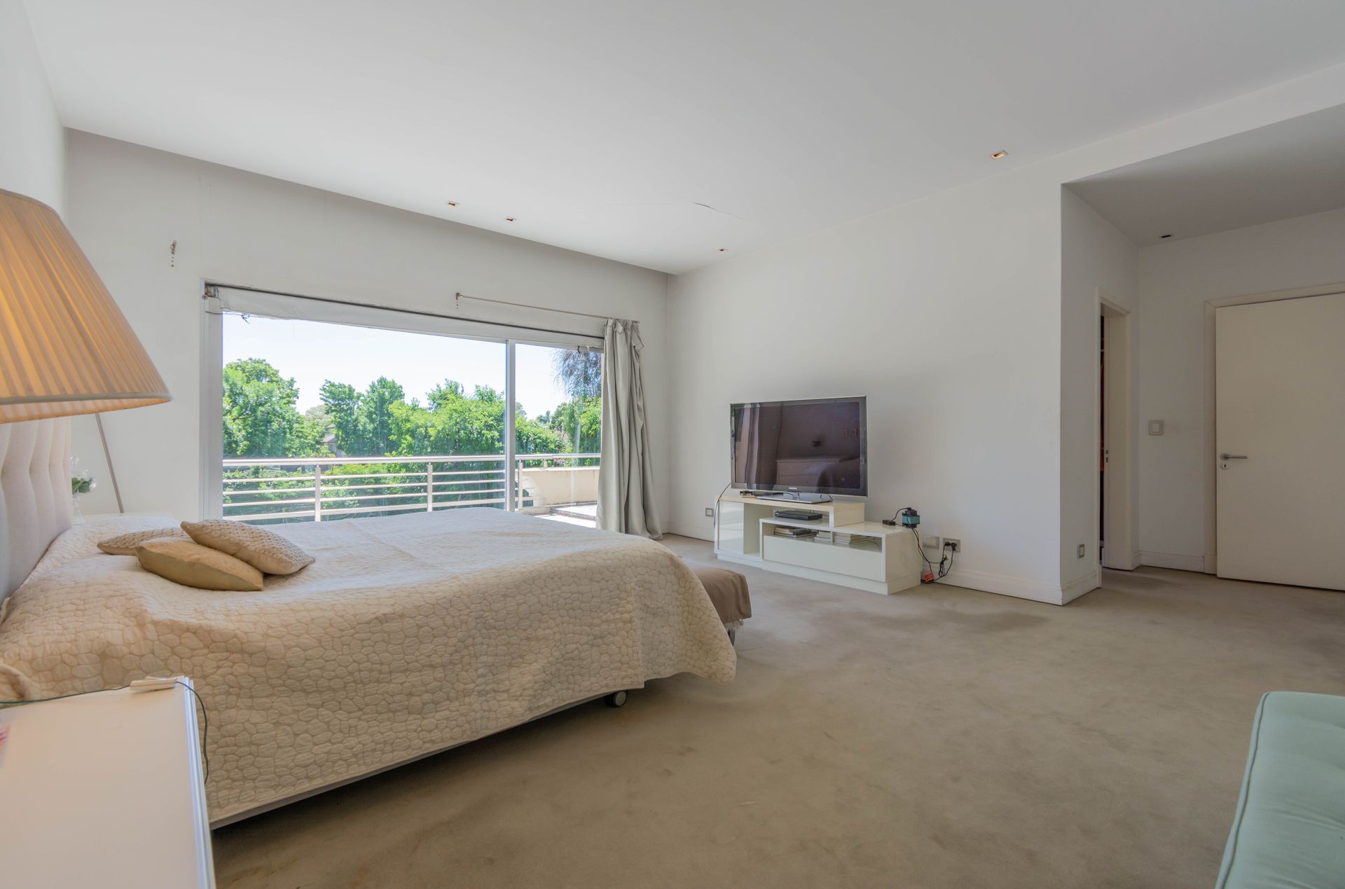 Venta casa San Isidro-7 amb.-Pileta-Jardin-633 M2