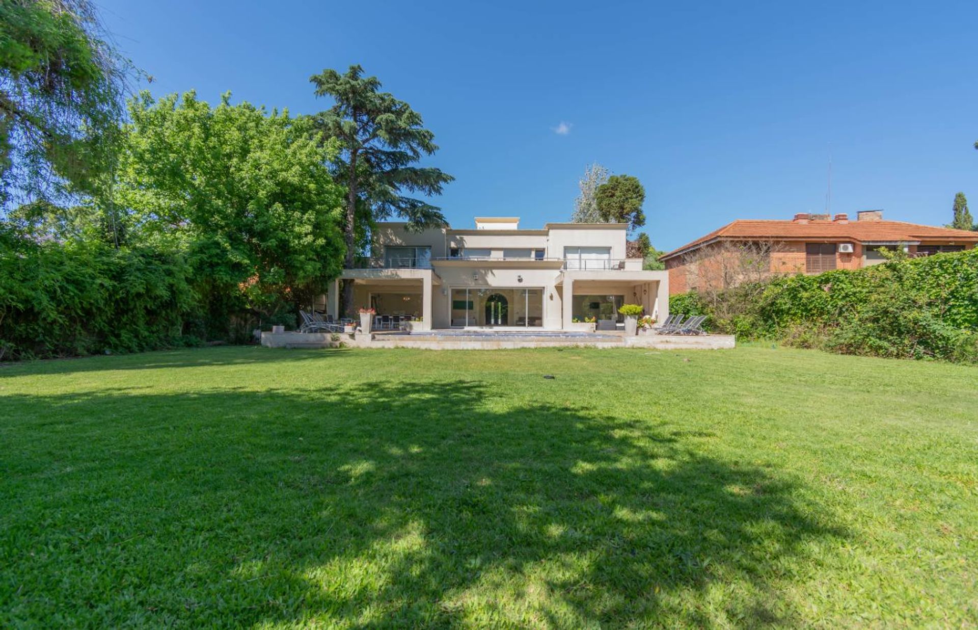 Venta casa San Isidro-7 amb.-Pileta-Jardin-633 M2
