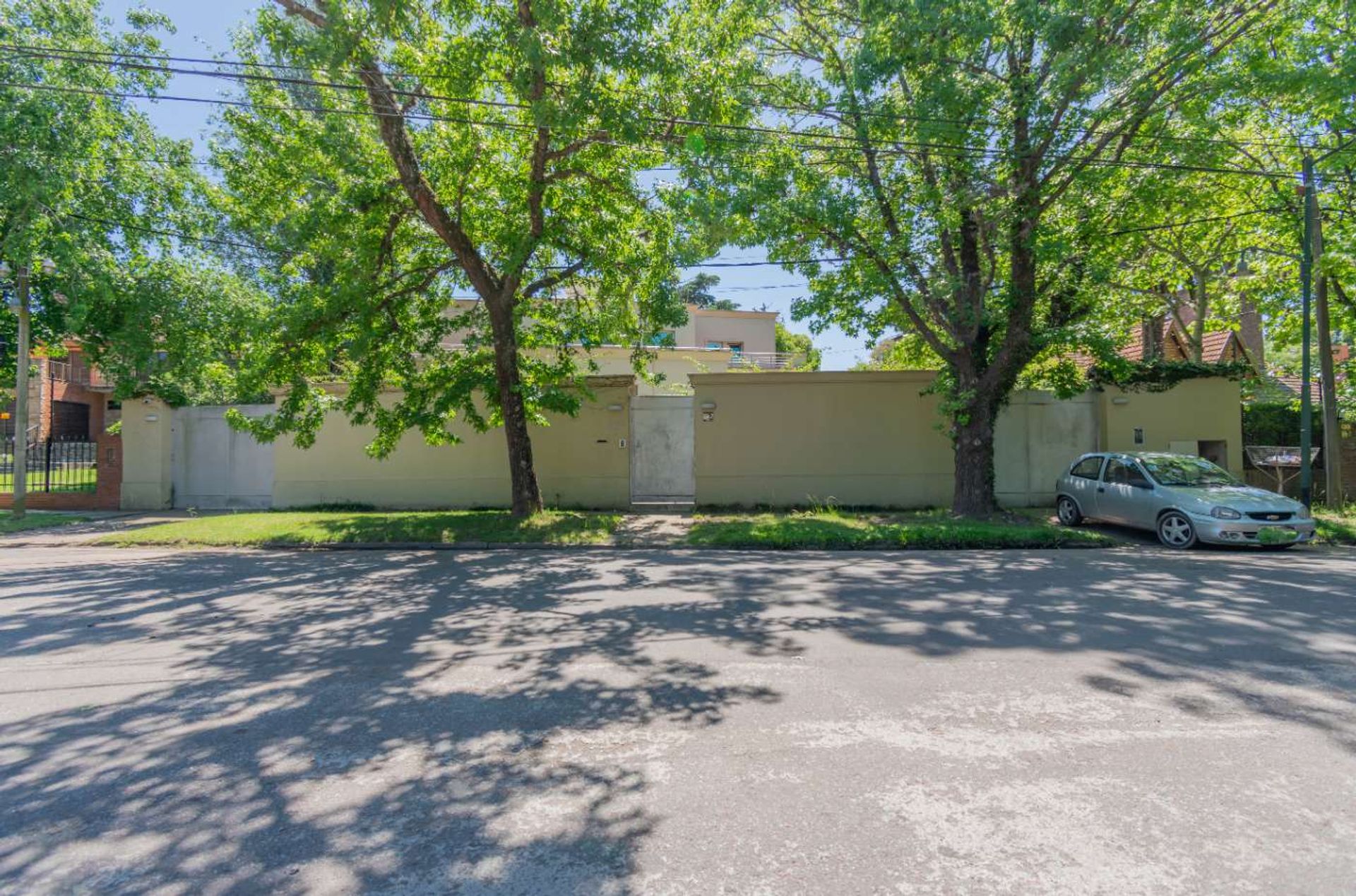 Venta casa San Isidro-7 amb.-Pileta-Jardin-633 M2