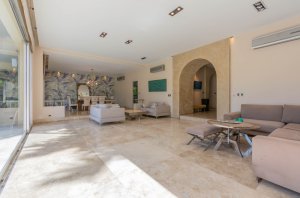 Venta casa San Isidro-7 amb.-Pileta-Jardin