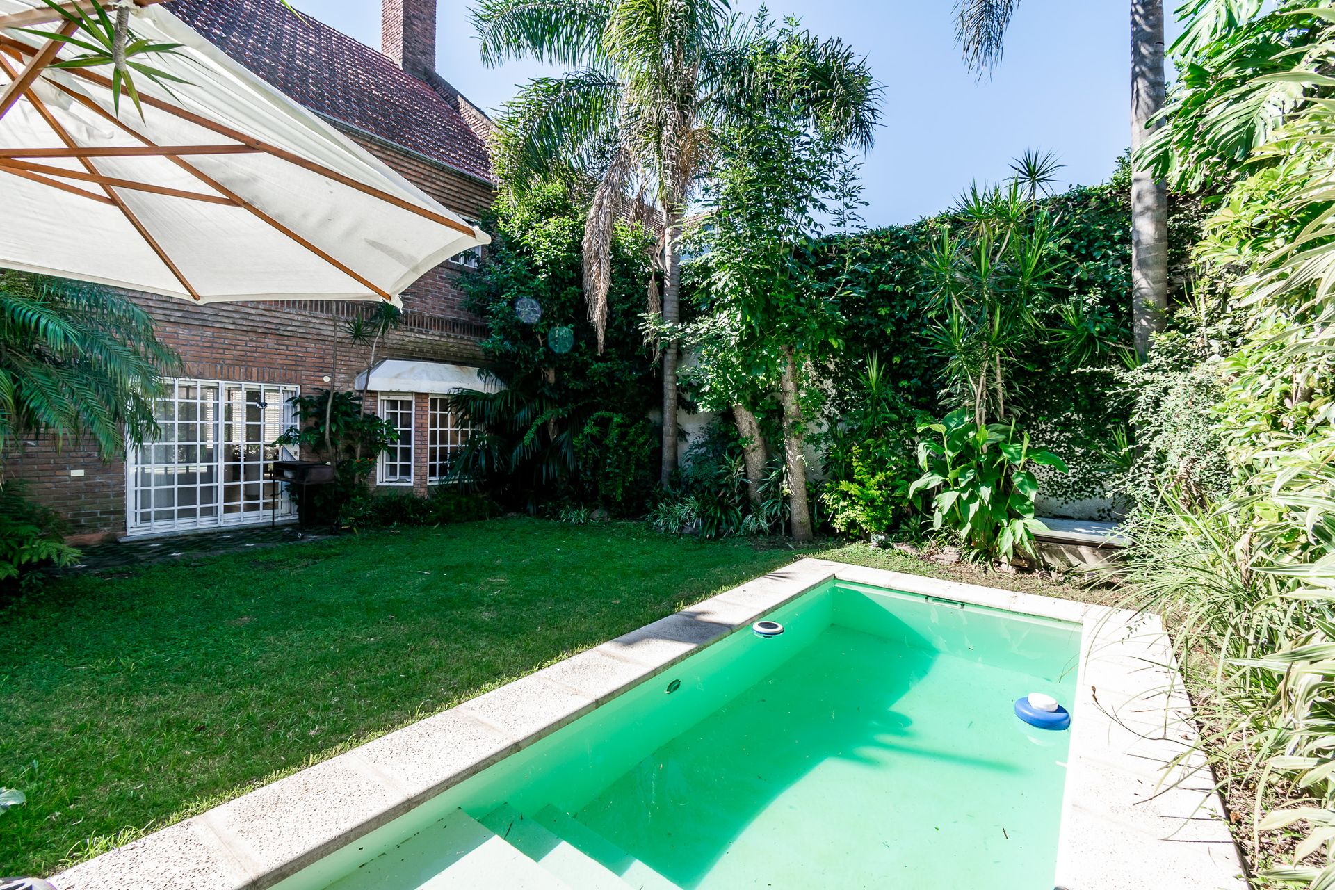 Venta Casa de 8 Ambientes en Martinez