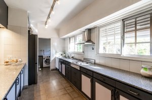 Venta Casa de 8 Ambientes en Martinez