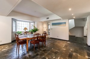 Venta Casa de 8 Ambientes en Martinez