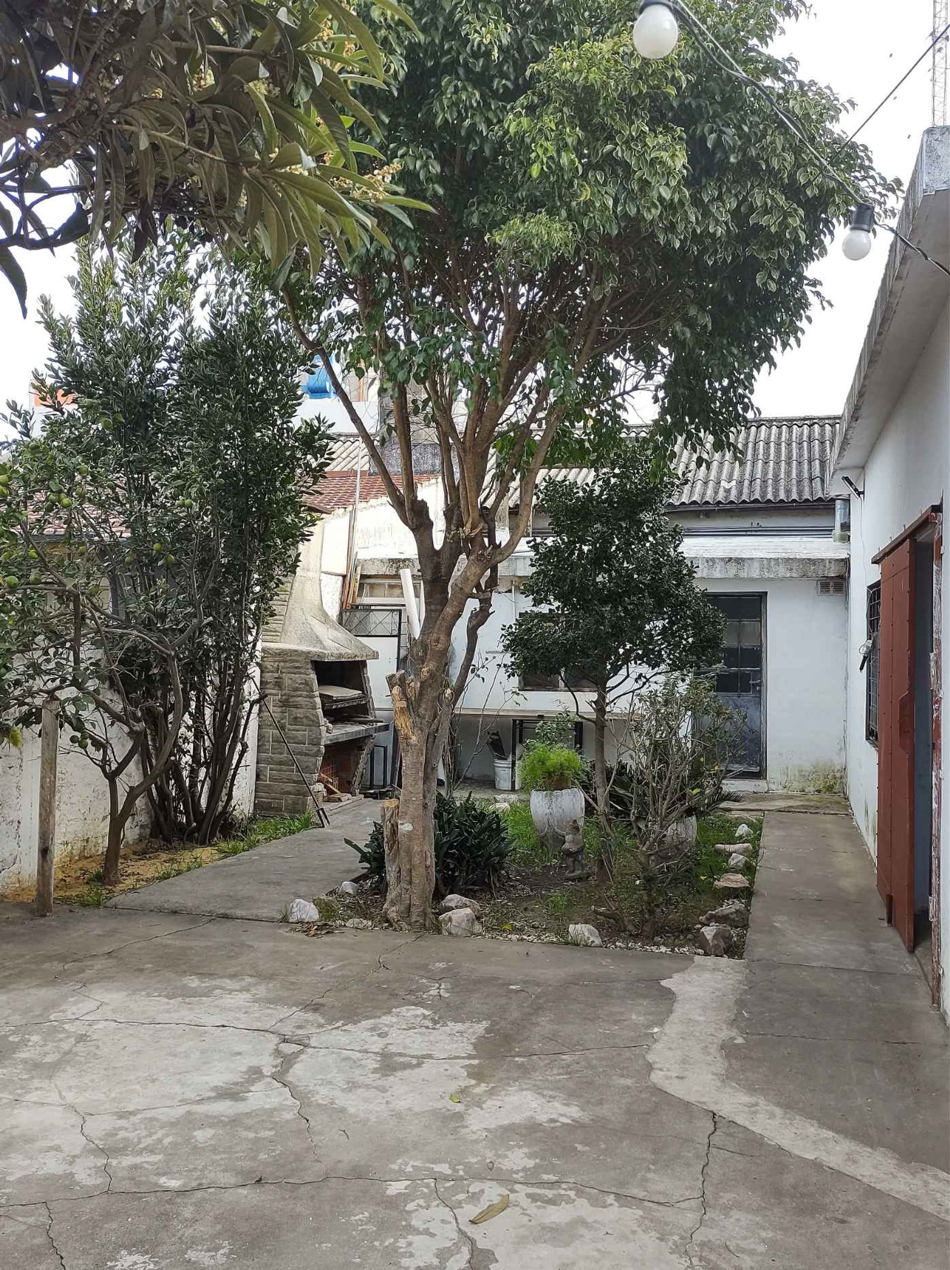 Venta casa 4 amb. cochera galpón usos varios Munro