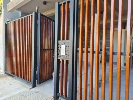 Victoria Sale – 2 Rooms, Garage, Bright Balcony