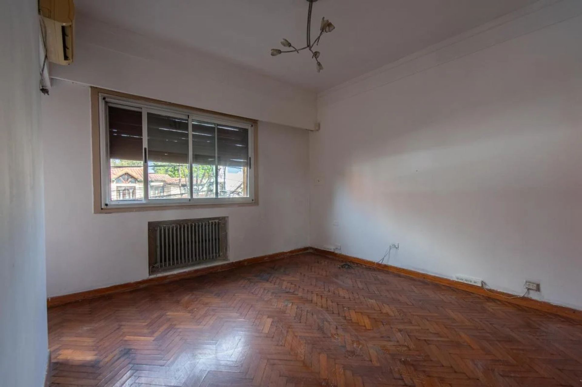 Venta Casa C/Pileta Vicente Lopez Lote 295 M2