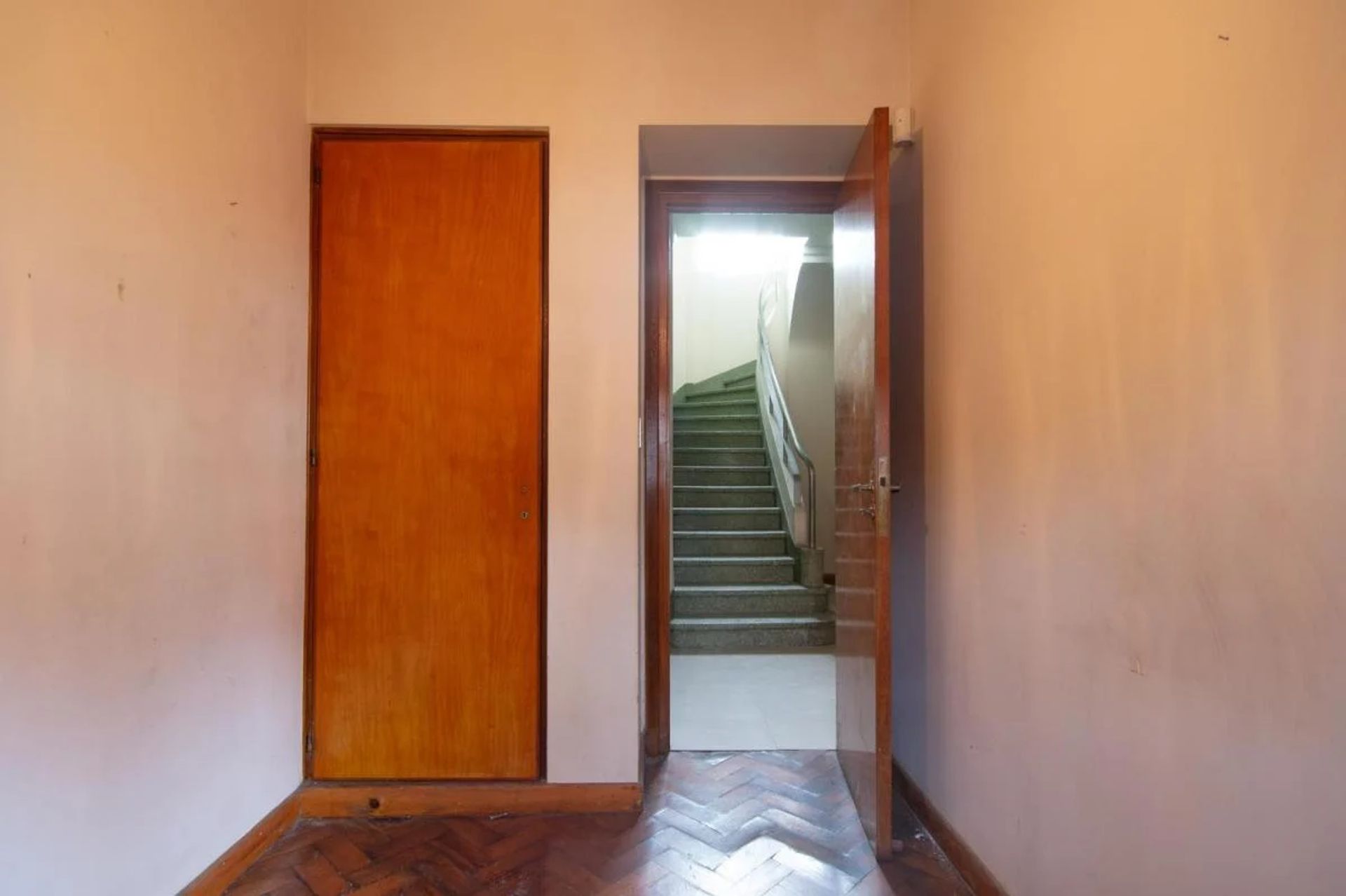 Venta Casa C/Pileta Vicente Lopez Lote 295 M2