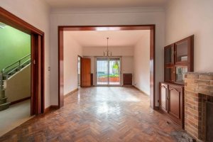 Venta Casa C/Pileta Vicente Lopez Lote 295 M2