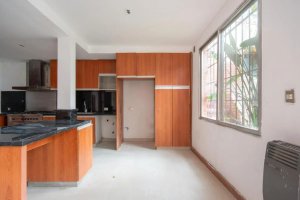 Venta Casa C/Pileta Vicente Lopez Lote 295 M2